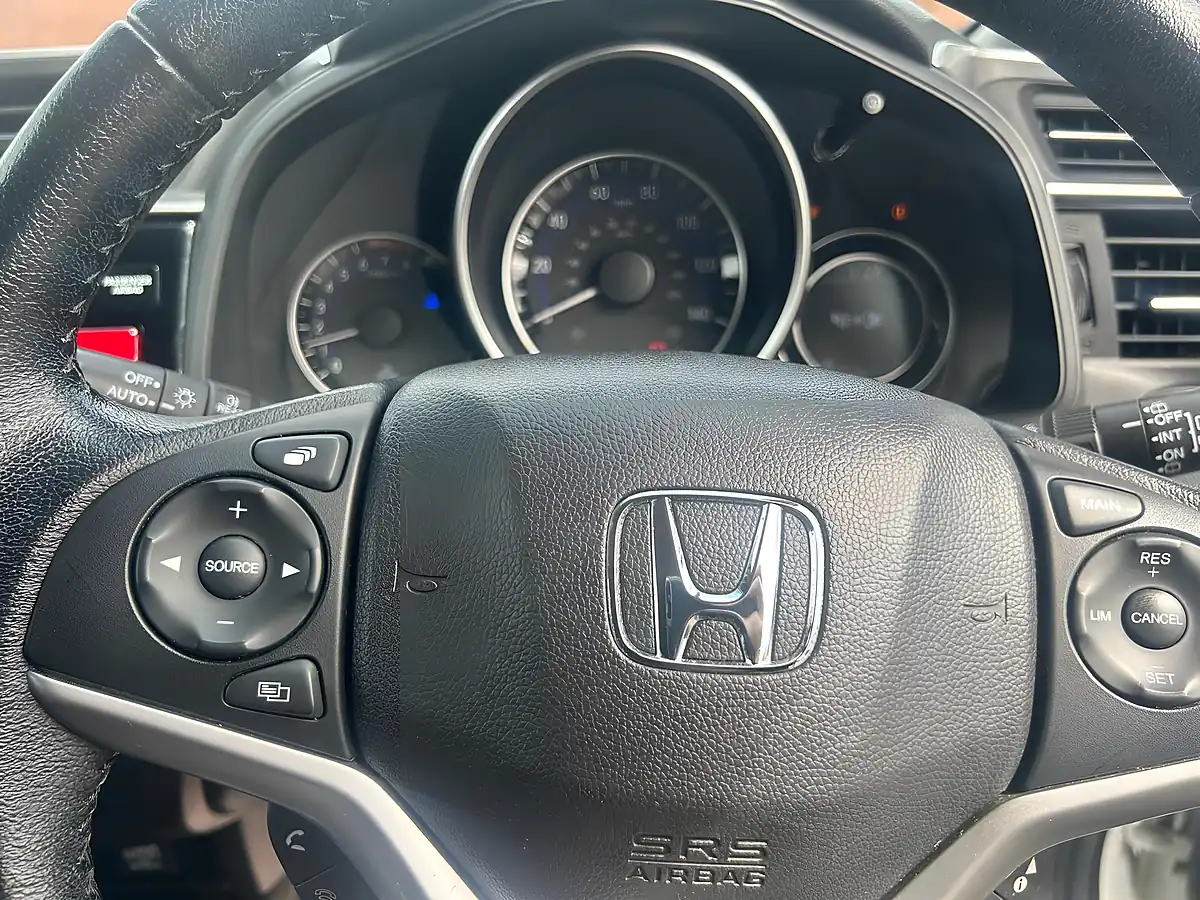 Used 2017 Honda Jazz Ex Navi White - Interior and Exterior details 18