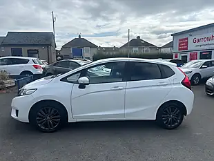 Used 2017 Honda Jazz Ex Navi White - Interior and Exterior details 6