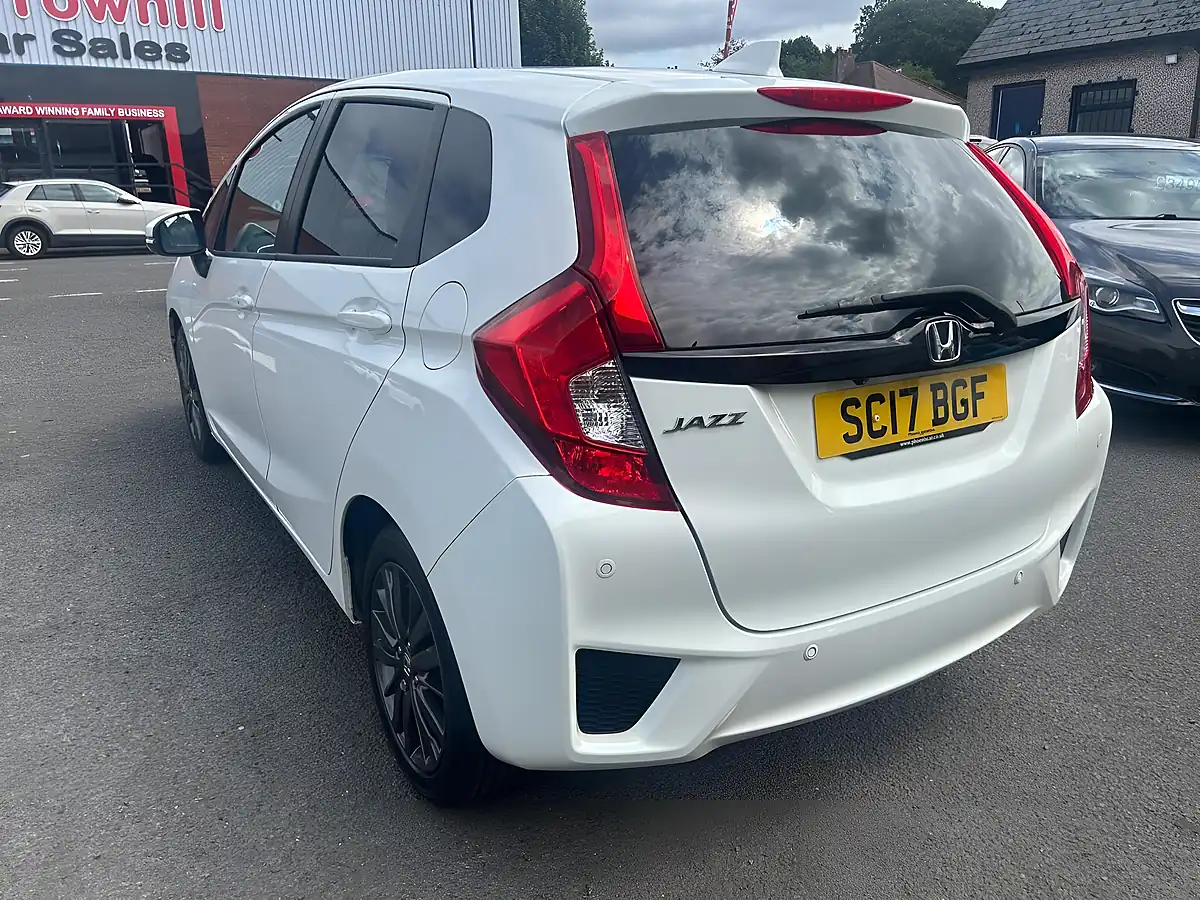 Used 2017 Honda Jazz Ex Navi White - Interior and Exterior details 9