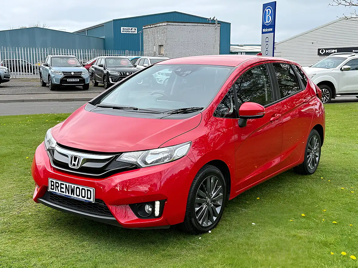 Used 2017 Honda Jazz Ex Red - Interior and Exterior details 4