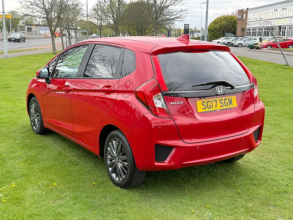 Used 2017 Honda Jazz Ex Red - Interior and Exterior details 5