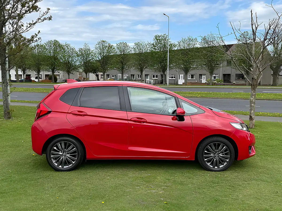 Used 2017 Honda Jazz Ex Red - Interior and Exterior details 7
