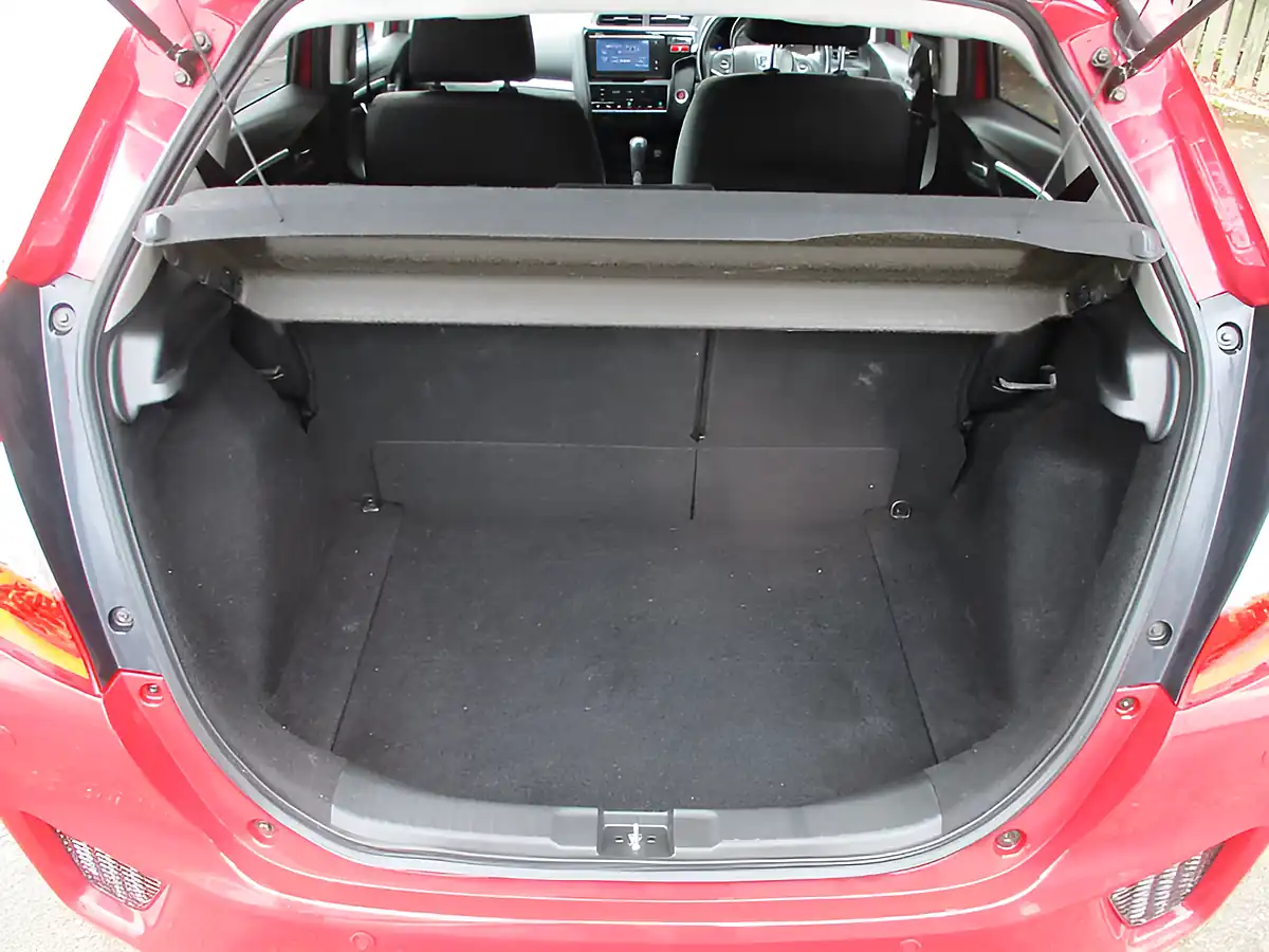 Used 2017 Honda Jazz Ex Red - Interior and Exterior details 14
