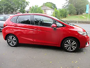 Used 2017 Honda Jazz Ex Red - Interior and Exterior details 4