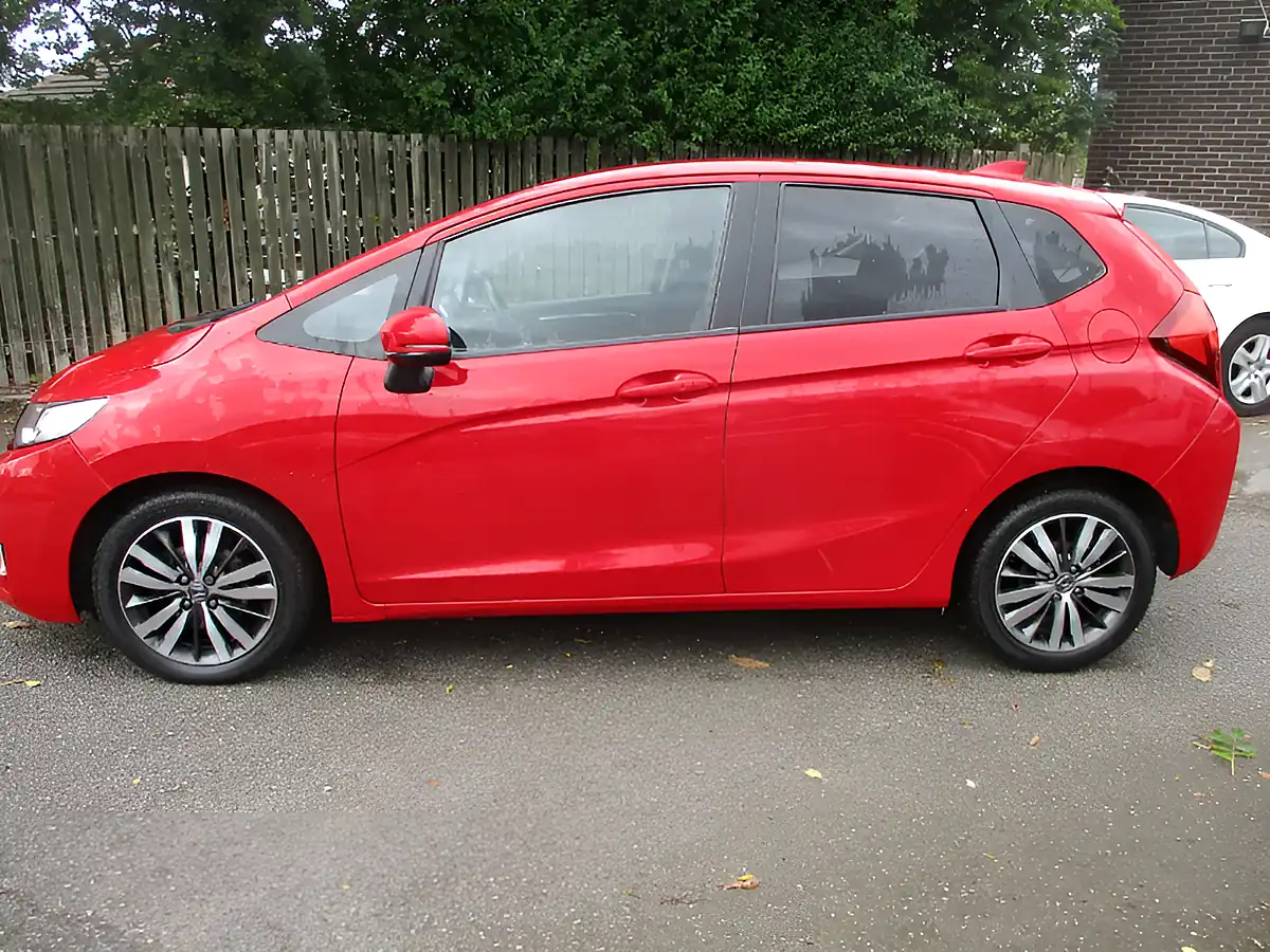 Used 2017 Honda Jazz Ex Red - Interior and Exterior details 8