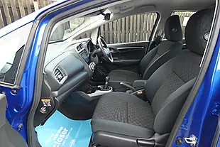 Used 2017 Honda Jazz Se Blue - Interior and Exterior details 10