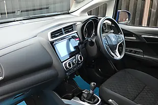Used 2017 Honda Jazz Se Blue - Interior and Exterior details 11