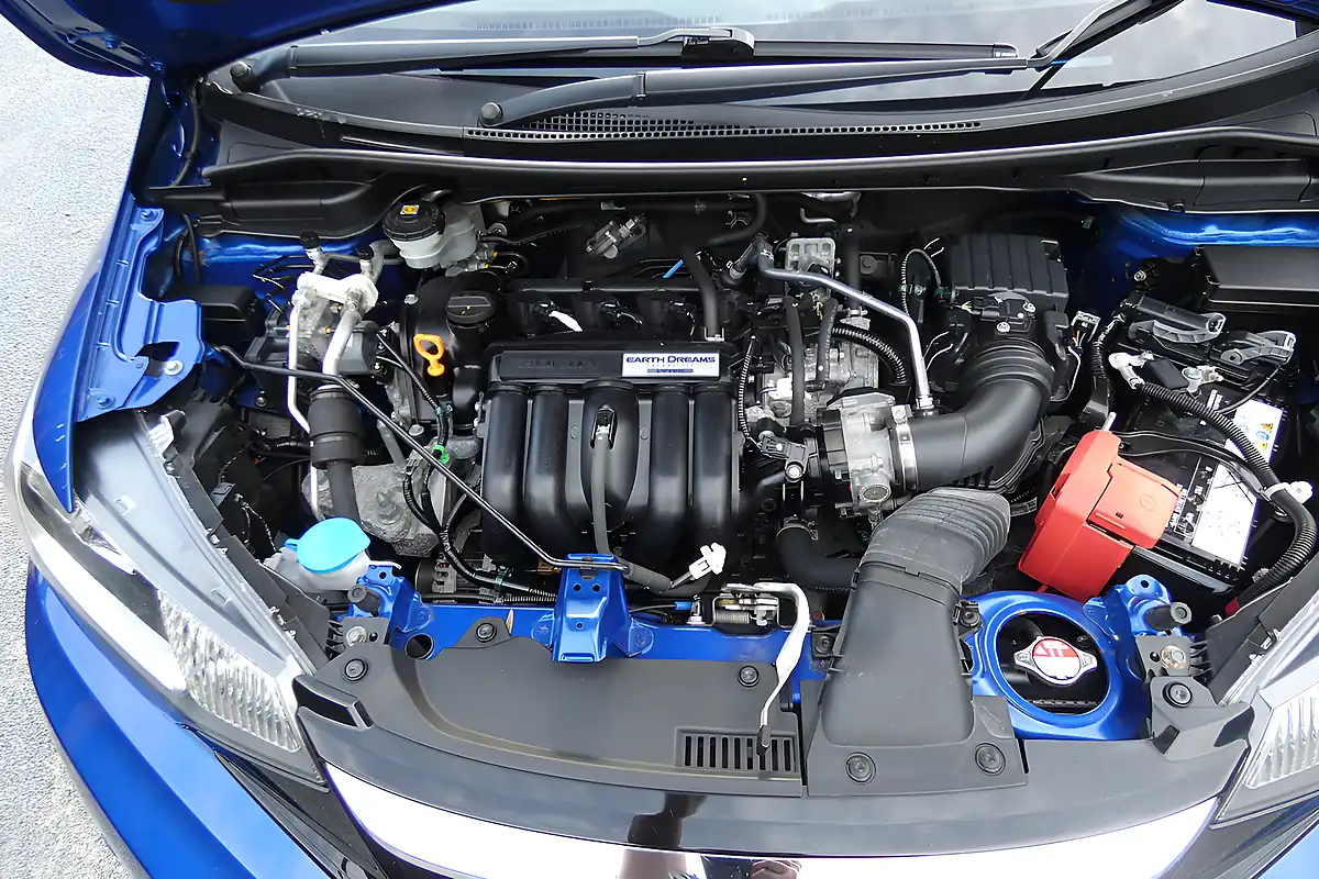 Used 2017 Honda Jazz Se Blue - Interior and Exterior details 18