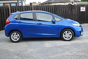 Used 2017 Honda Jazz Se Blue - Interior and Exterior details 2