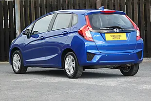 Used 2017 Honda Jazz Se Blue - Interior and Exterior details 4