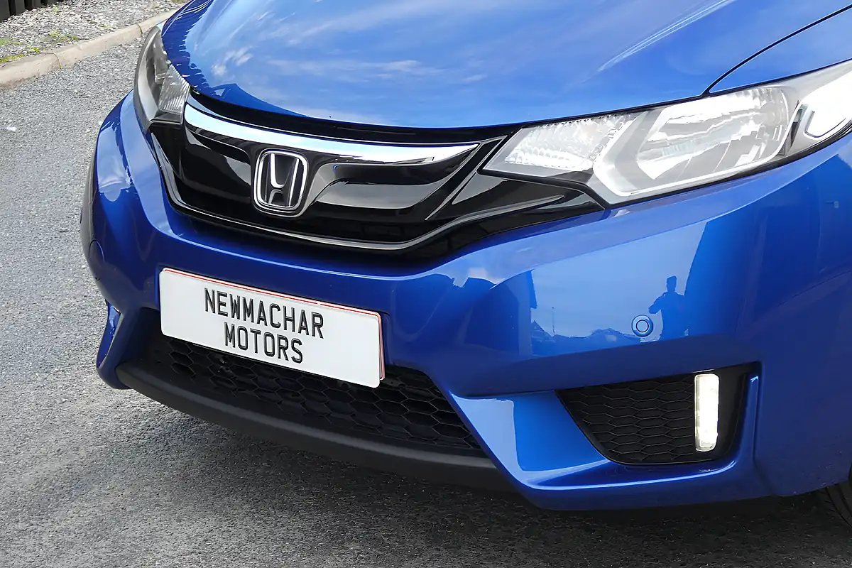 Used 2017 Honda Jazz Se Blue - Interior and Exterior details 6