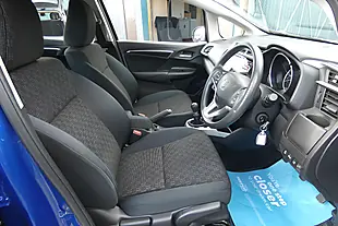 Used 2017 Honda Jazz Se Blue - Interior and Exterior details 8