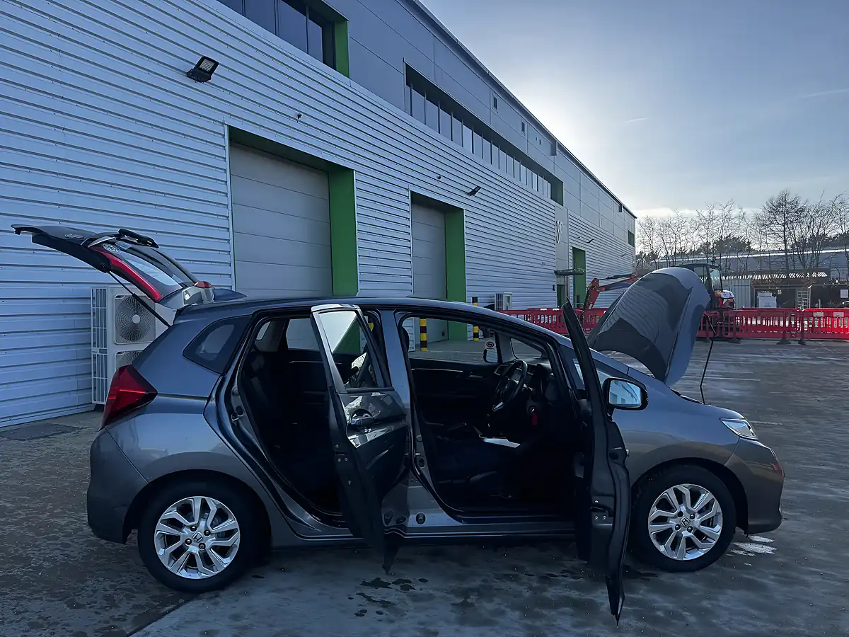 Used 2017 Honda Jazz Se Grey - Interior and Exterior details 10