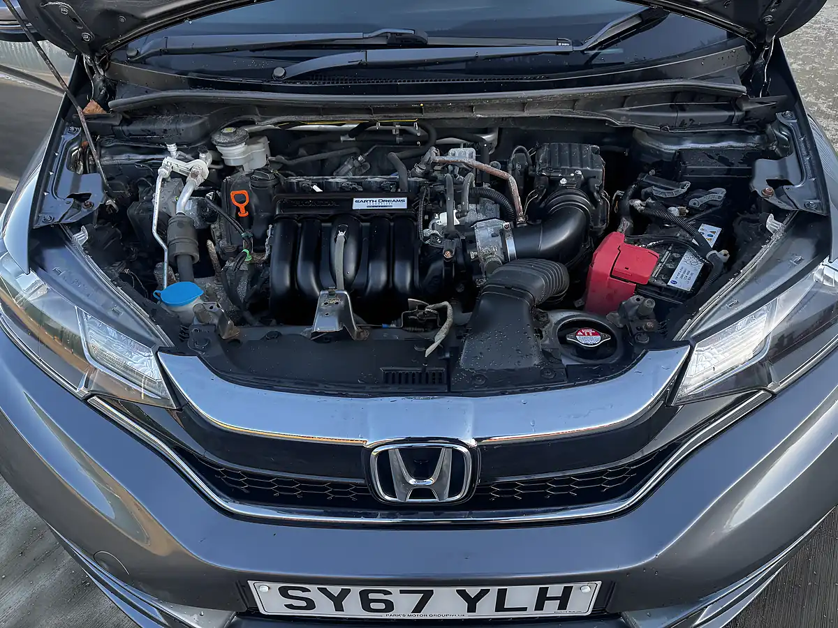 Used 2017 Honda Jazz Se Grey - Interior and Exterior details 12