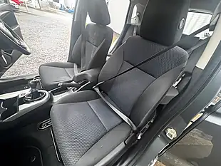 Used 2017 Honda Jazz Se Grey - Interior and Exterior details 14