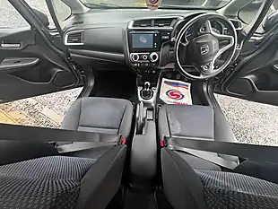 Used 2017 Honda Jazz Se Grey - Interior and Exterior details 15