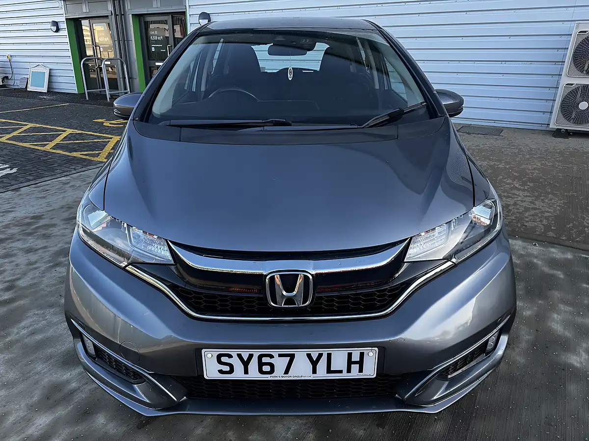 Used 2017 Honda Jazz Se Grey - Interior and Exterior details 3