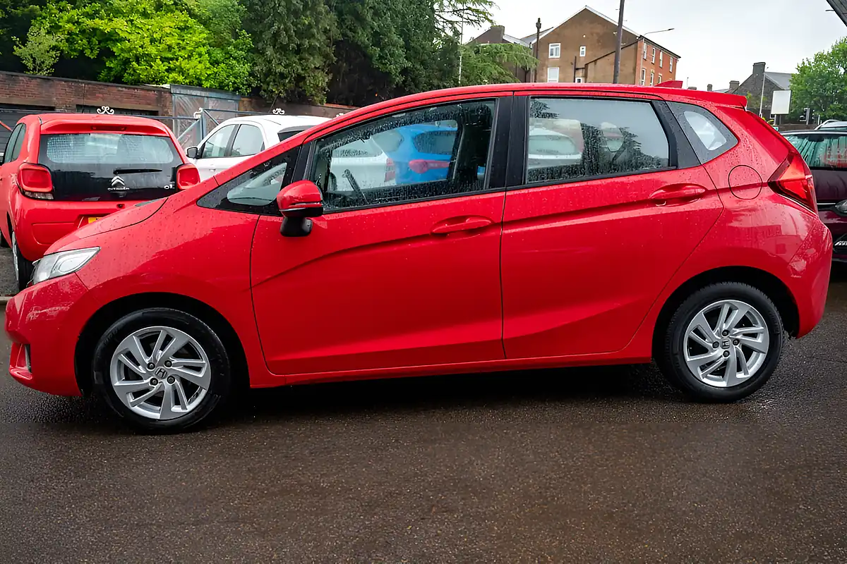 Used 2017 Honda Jazz Se Milano Red - Interior and Exterior details 4