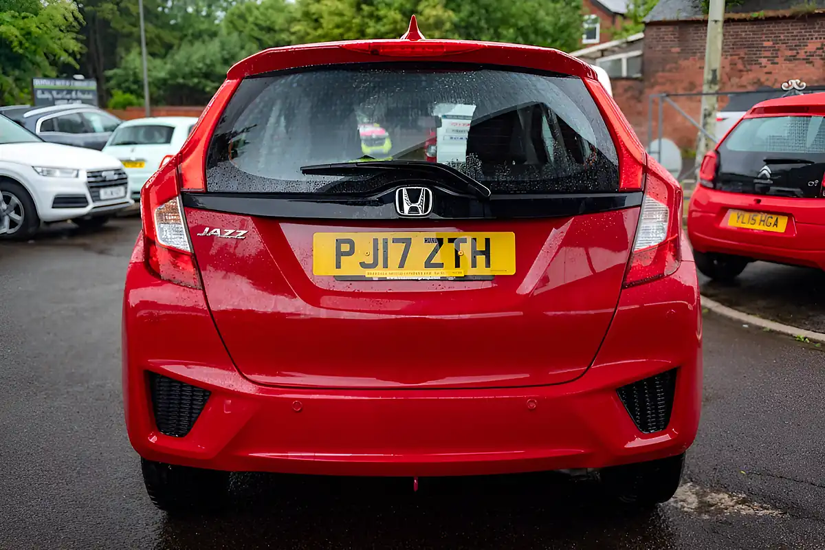 Used 2017 Honda Jazz Se Milano Red - Interior and Exterior details 6