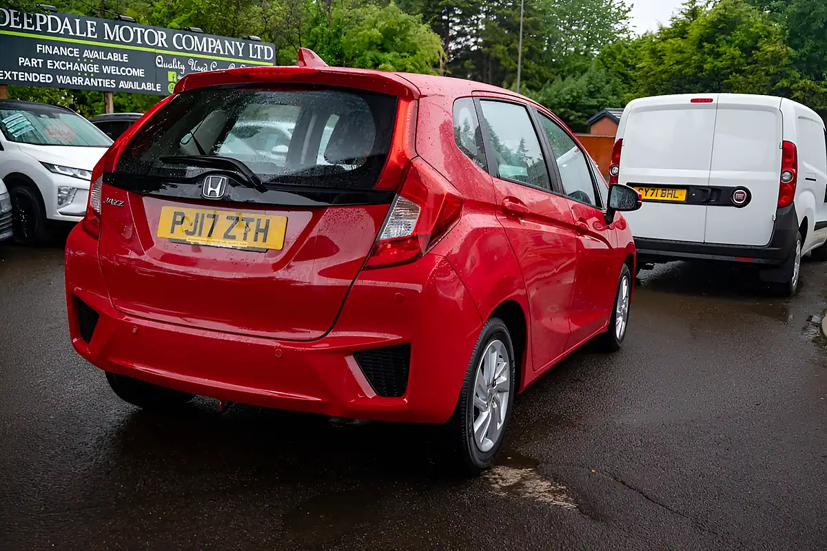 Used 2017 Honda Jazz Se Milano Red - Interior and Exterior details 7