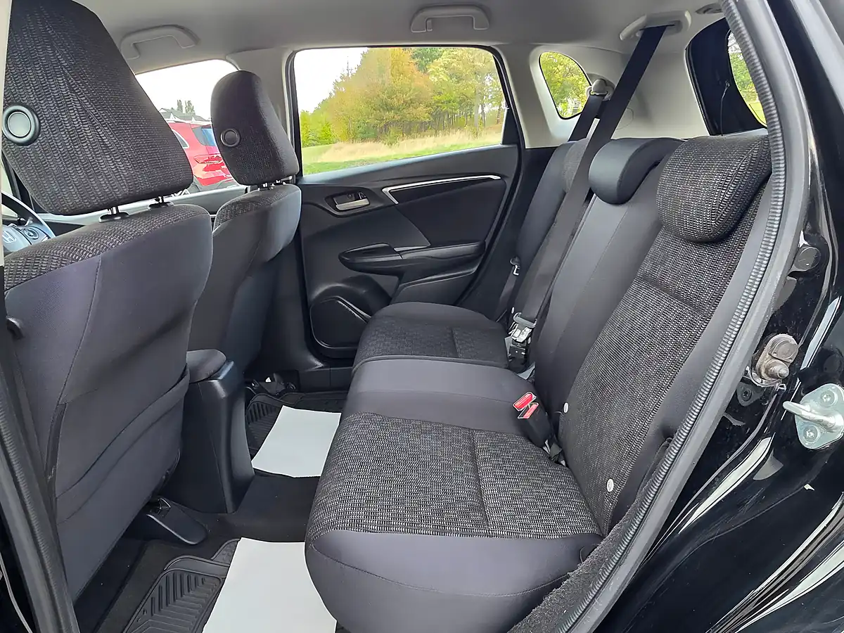 Used 2017 Honda Jazz Se Navi Black - Interior and Exterior details 10