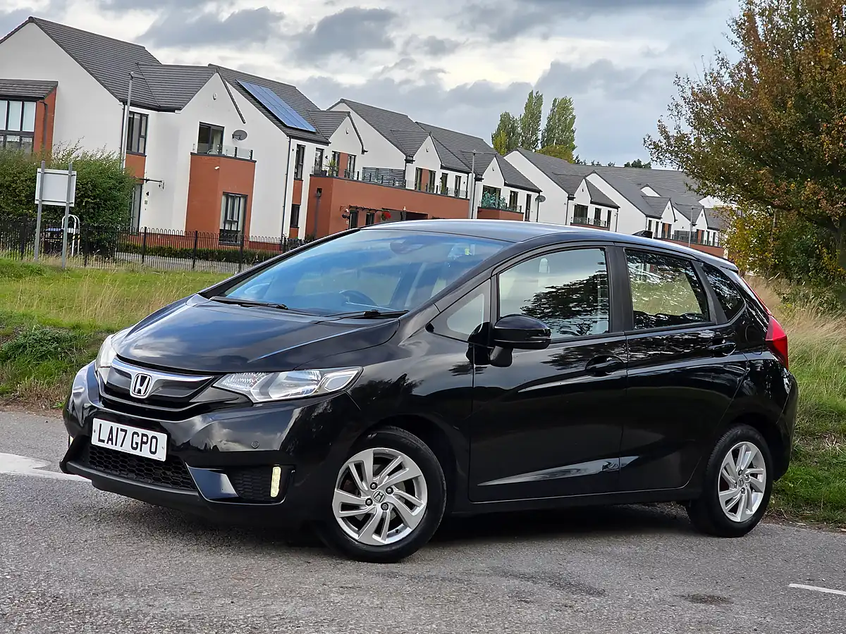 Used 2017 Honda Jazz Se Navi Black - Interior and Exterior details 3
