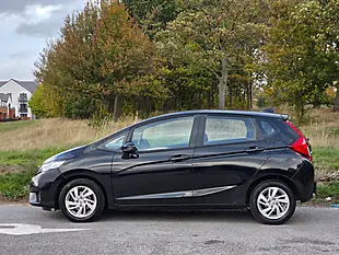 Used 2017 Honda Jazz Se Navi Black - Interior and Exterior details 4
