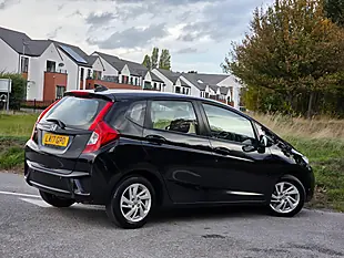 Used 2017 Honda Jazz Se Navi Black - Interior and Exterior details 7