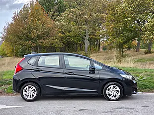 Used 2017 Honda Jazz Se Navi Black - Interior and Exterior details 8