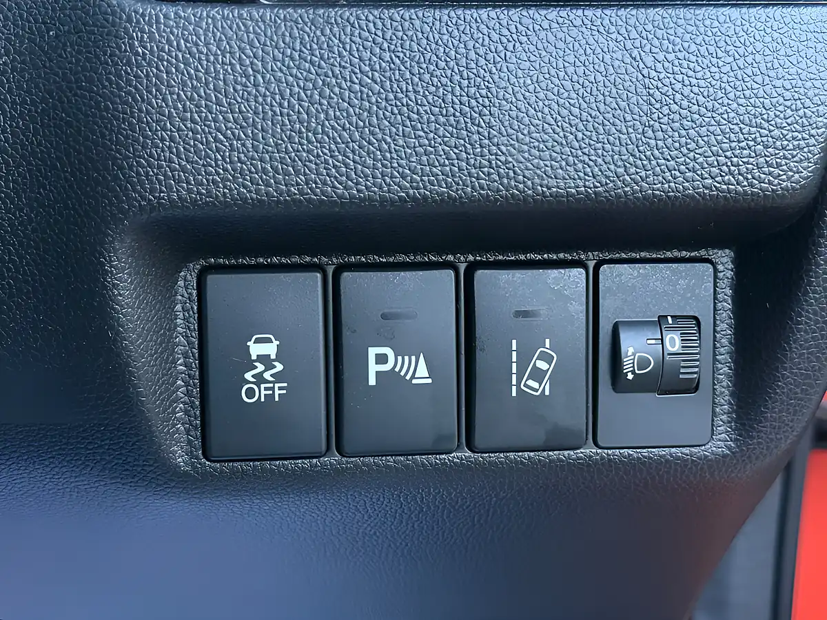 Used 2017 Honda Jazz Se Navi Orange - Interior and Exterior details 13