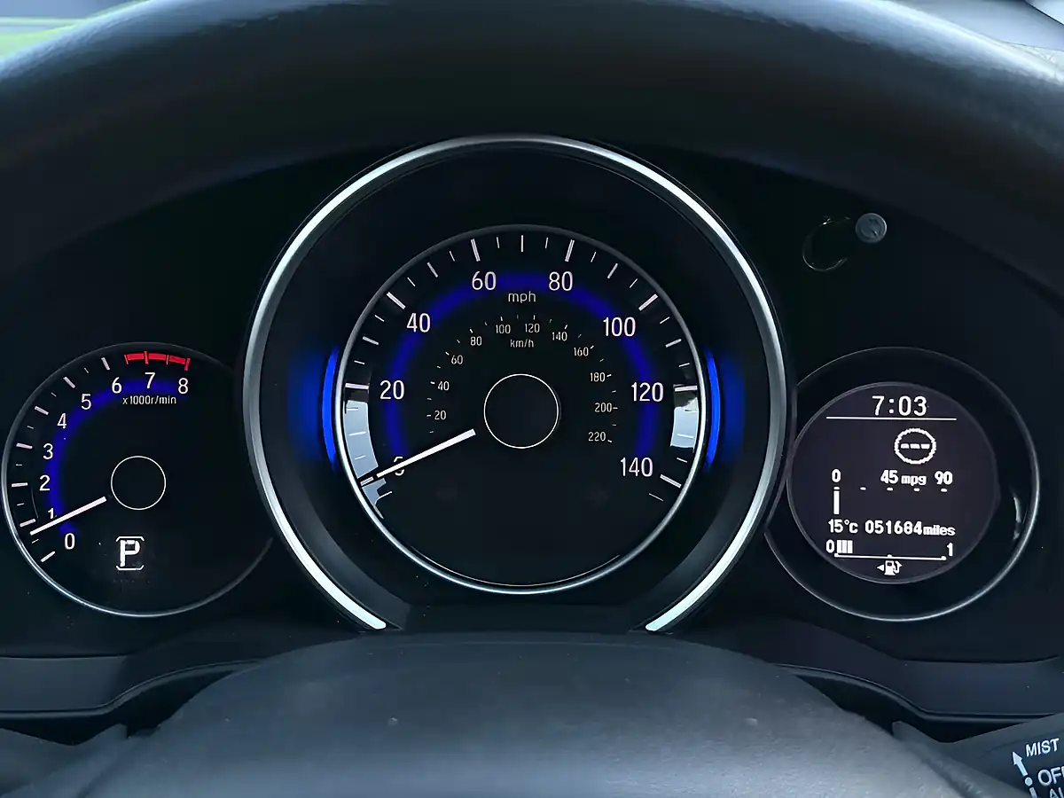 Used 2017 Honda Jazz Se Navi Orange - Interior and Exterior details 19