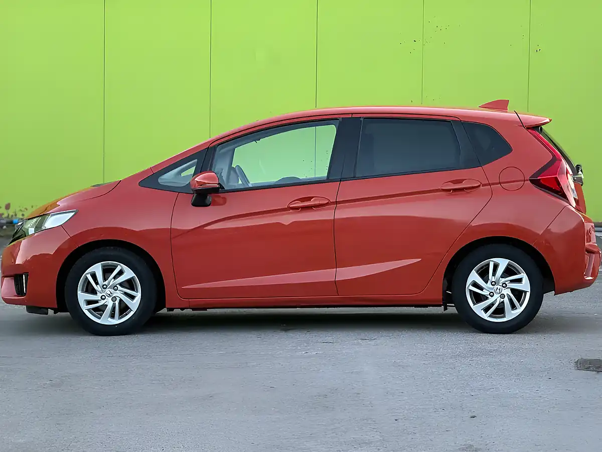 Used 2017 Honda Jazz Se Navi Orange - Interior and Exterior details 9