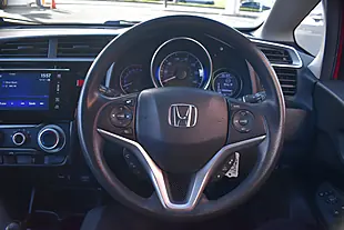 Used 2017 Honda Jazz Se Red - Interior and Exterior details 11