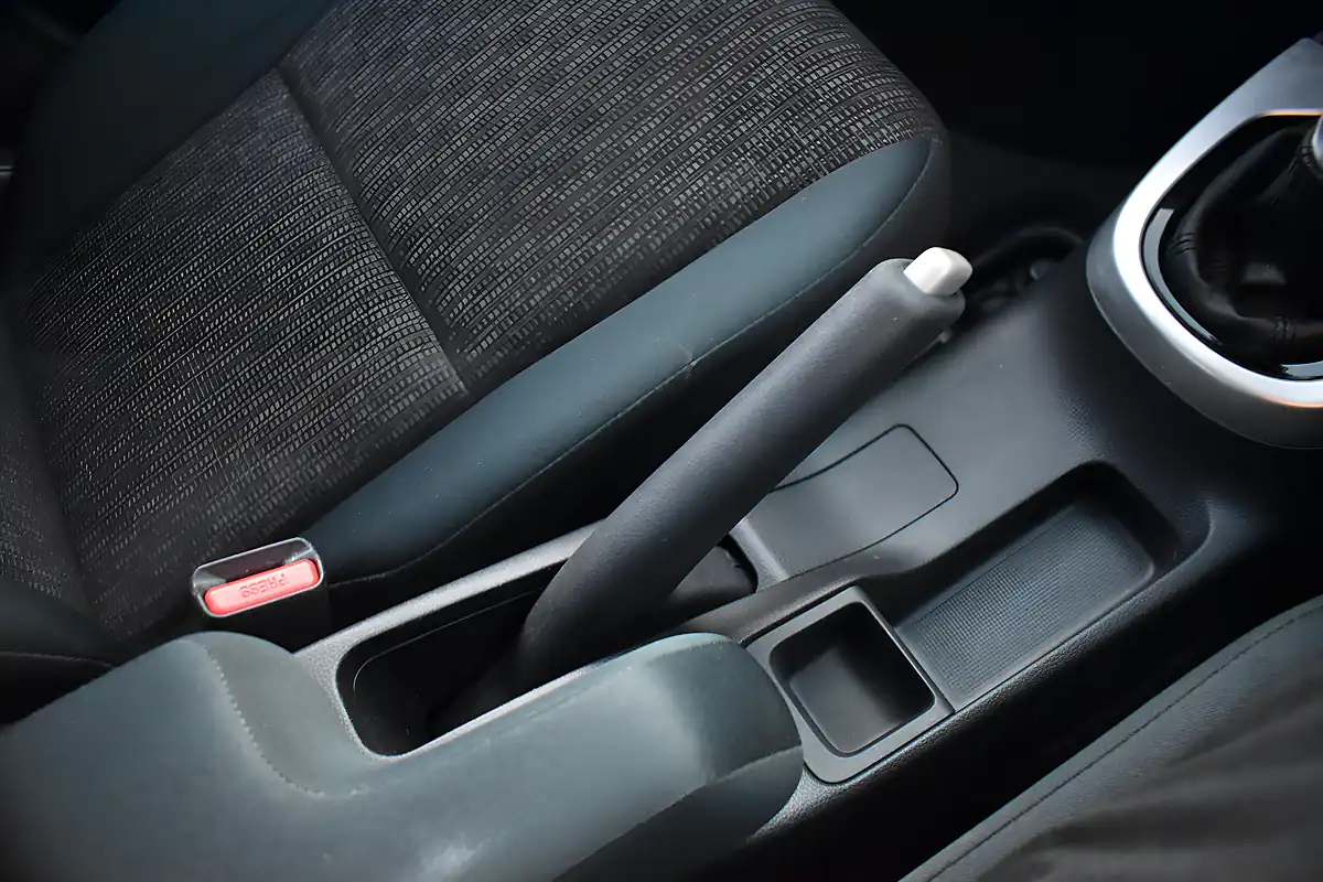 Used 2017 Honda Jazz Se Red - Interior and Exterior details 13