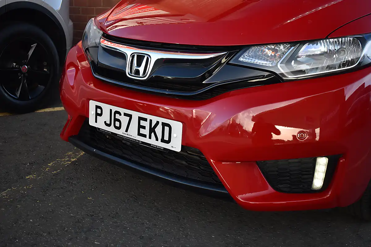 Used 2017 Honda Jazz Se Red - Interior and Exterior details 19