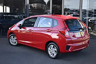 Used 2017 Honda Jazz Se Red - Interior and Exterior details 2