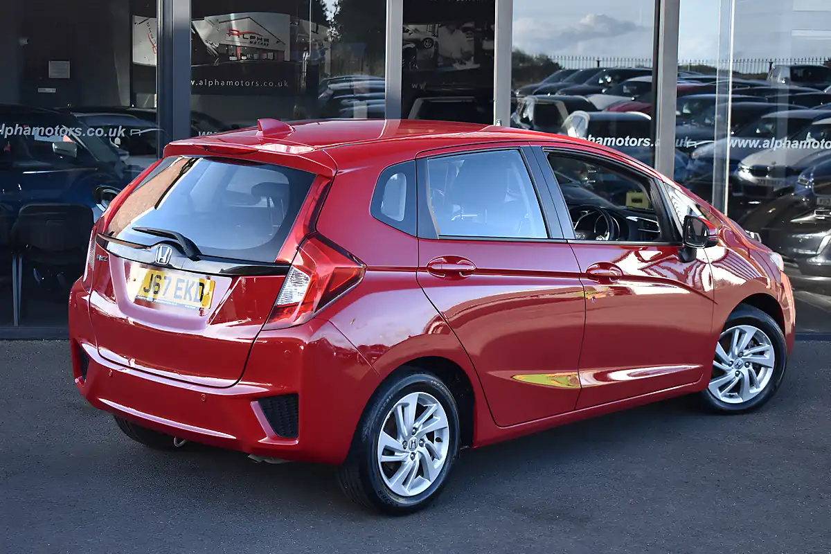 Used 2017 Honda Jazz Se Red - Interior and Exterior details 5