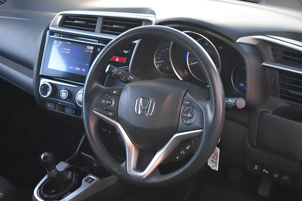 Used 2017 Honda Jazz Se Red - Interior and Exterior details 9