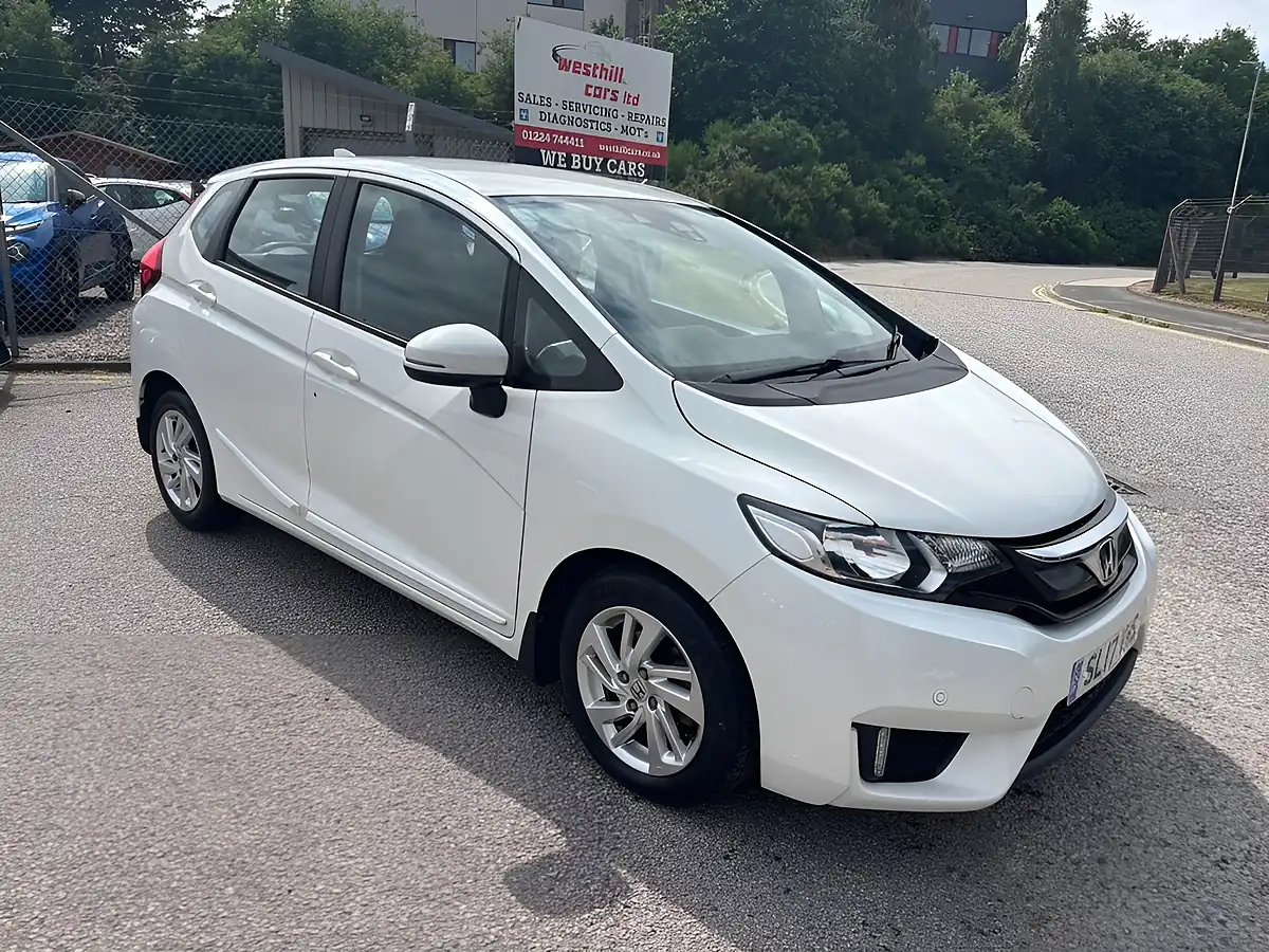 Used 2017 Honda Jazz Se White - Front View