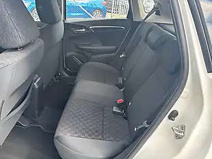 Used 2017 Honda Jazz Se White - Interior and Exterior details 11