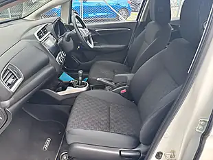Used 2017 Honda Jazz Se White - Interior and Exterior details 12