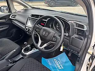 Used 2017 Honda Jazz Se White - Interior and Exterior details 2