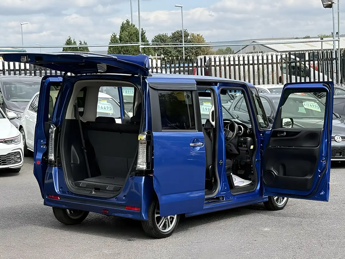 Used 2017 Honda N-Box G Special Edition Ss Package Blue - Interior and Exterior details 2
