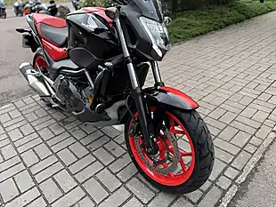 Used 2017 Honda NC750SAH Black - Interior and Exterior details 13