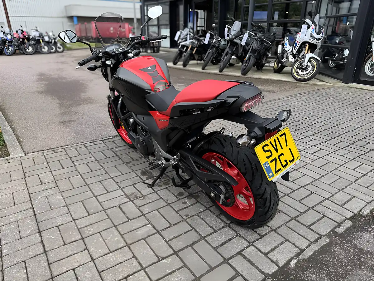 Used 2017 Honda NC750SAH Black - Interior and Exterior details 7