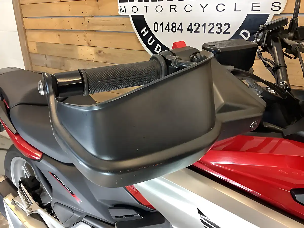 Used 2017 Honda NC750X Red - Interior and Exterior details 10