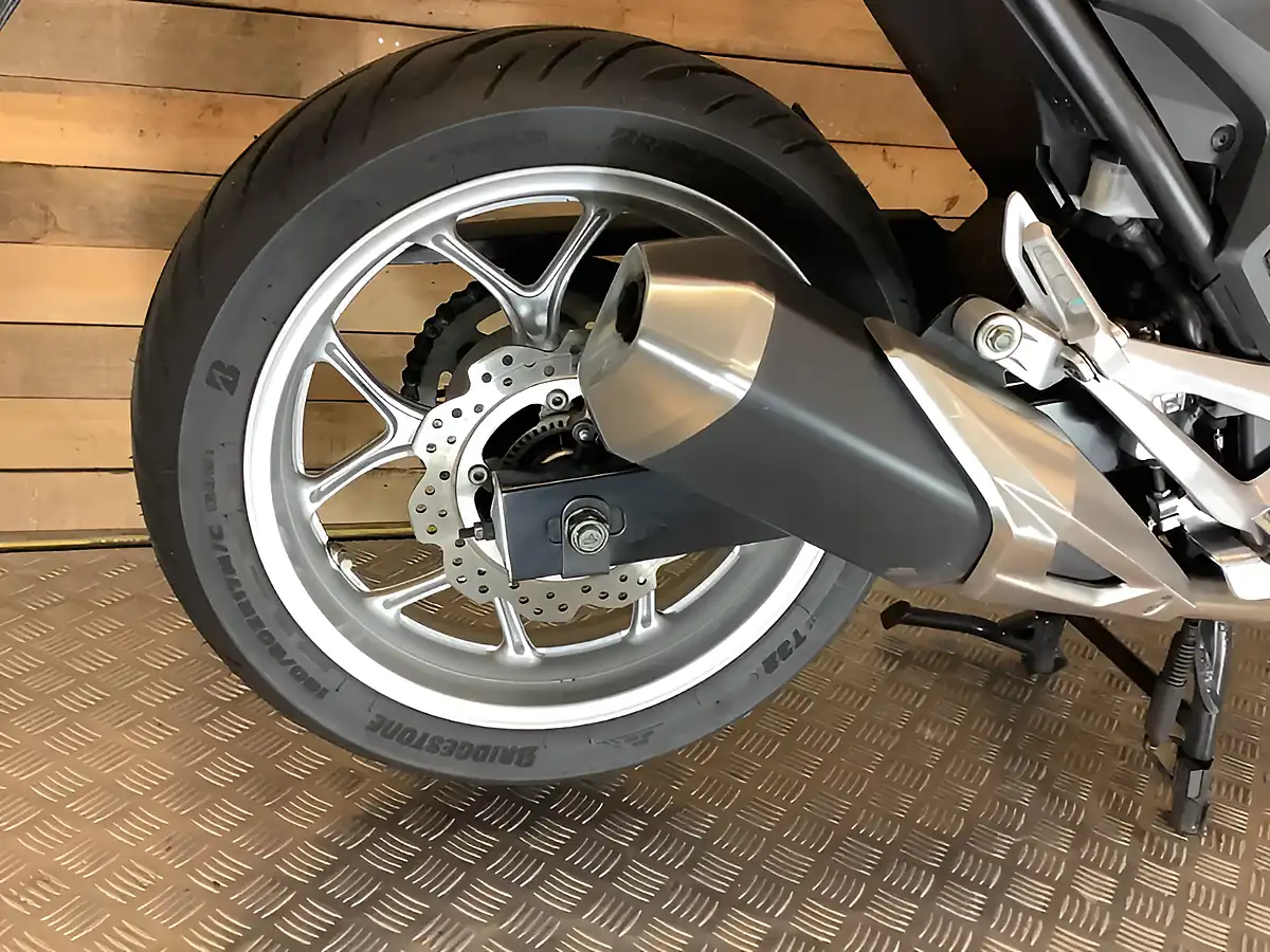 Used 2017 Honda NC750X Red - Interior and Exterior details 15