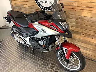 Used 2017 Honda NC750X Red - Interior and Exterior details 2