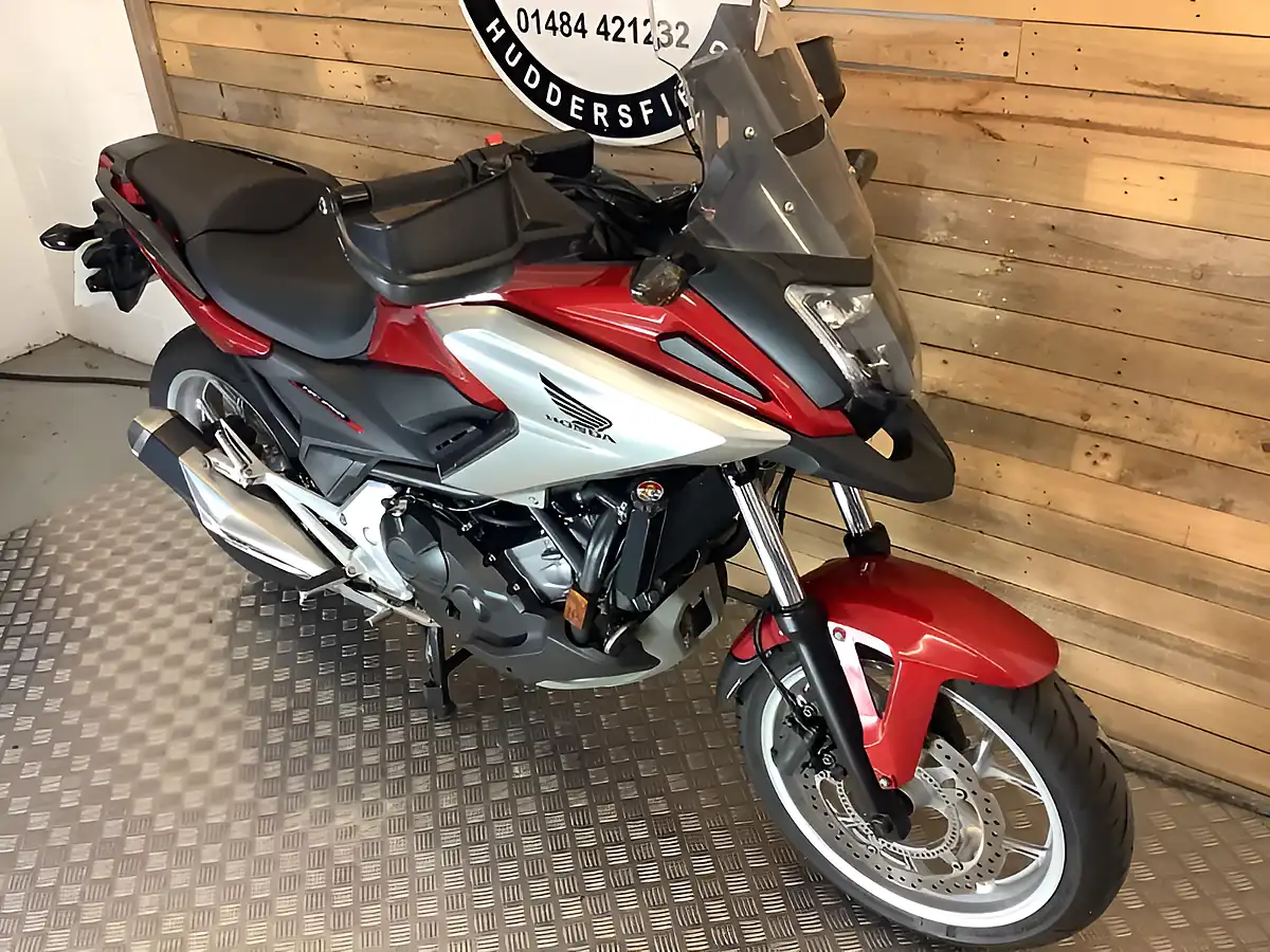 Used 2017 Honda NC750X Red - Interior and Exterior details 2