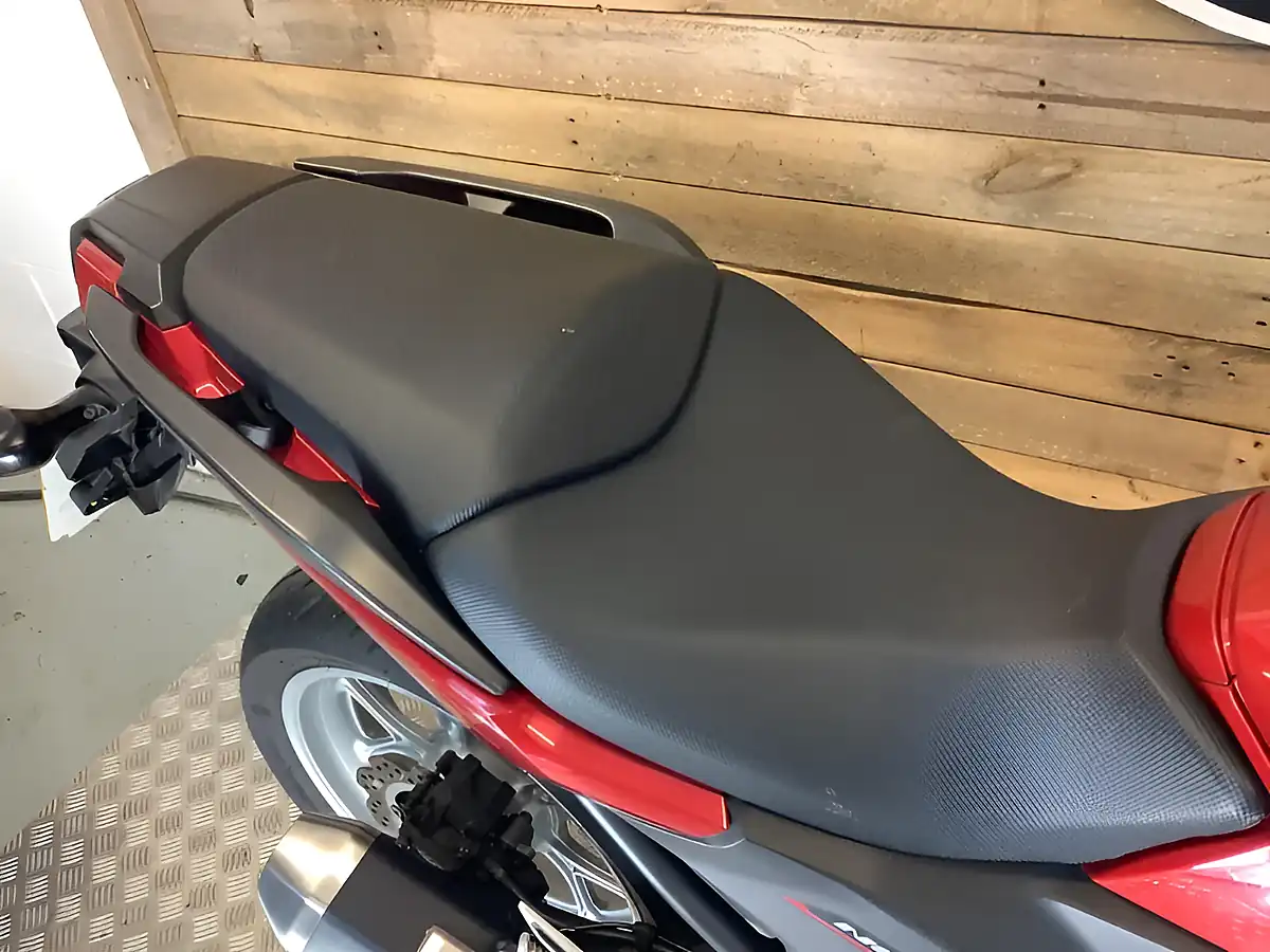 Used 2017 Honda NC750X Red - Interior and Exterior details 8